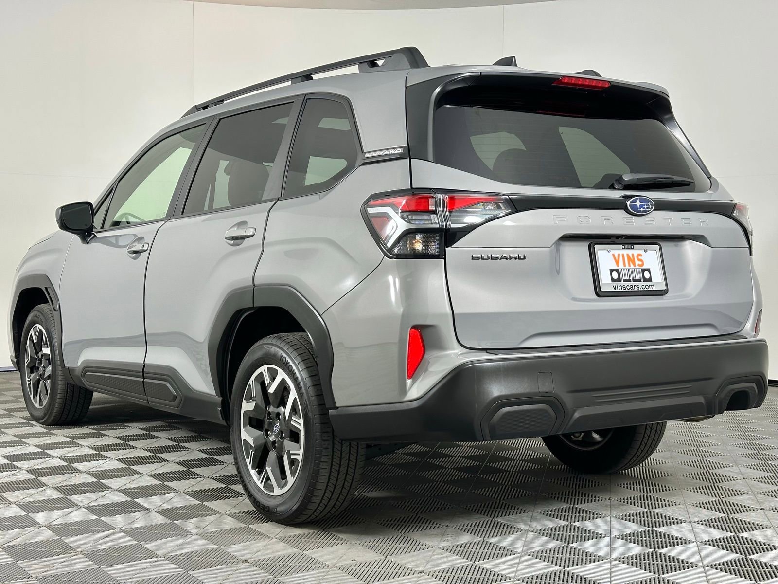 Used 2025 Subaru Forester Premium image 33