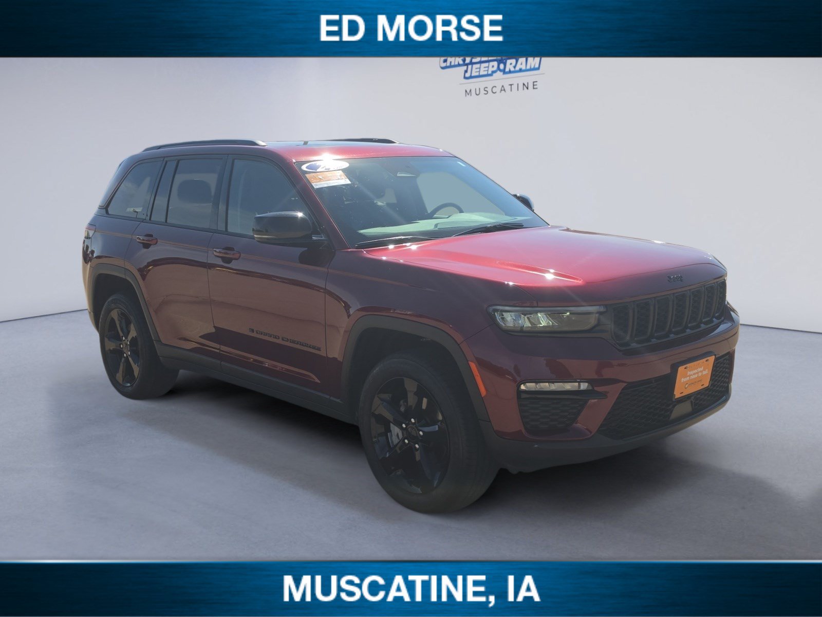 Certified 2024 Jeep Grand Cherokee Limited w/ Black Appearance Package AWD/4WD image 7