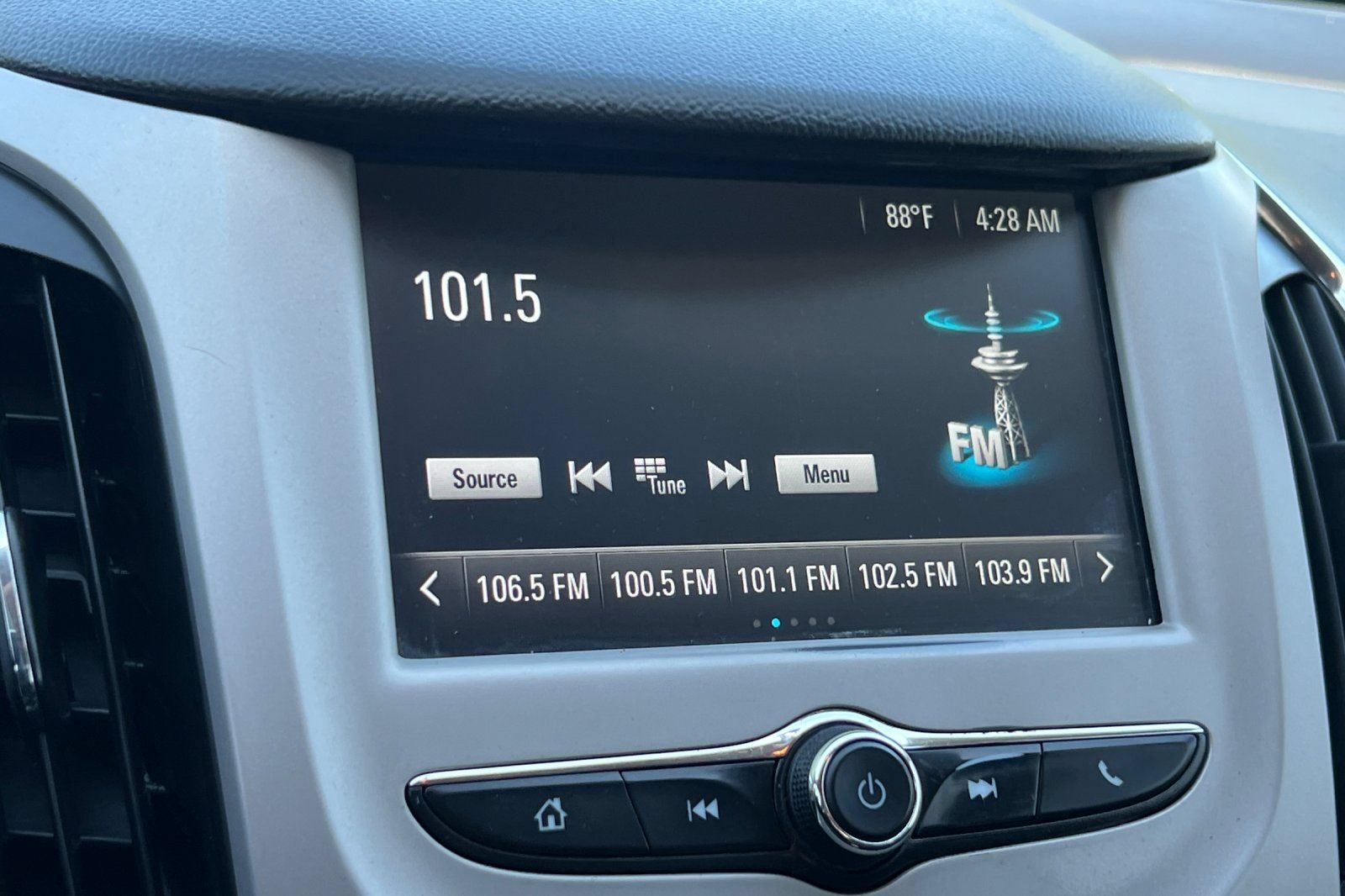 Used 2017 Chevrolet Cruze LS FWD image 18