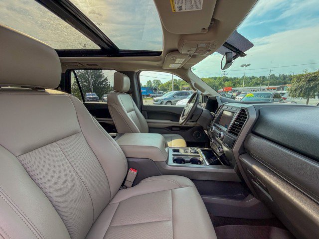 Used 2019 Ford Expedition XLT w/ Equipment Group 201A RWD image 24