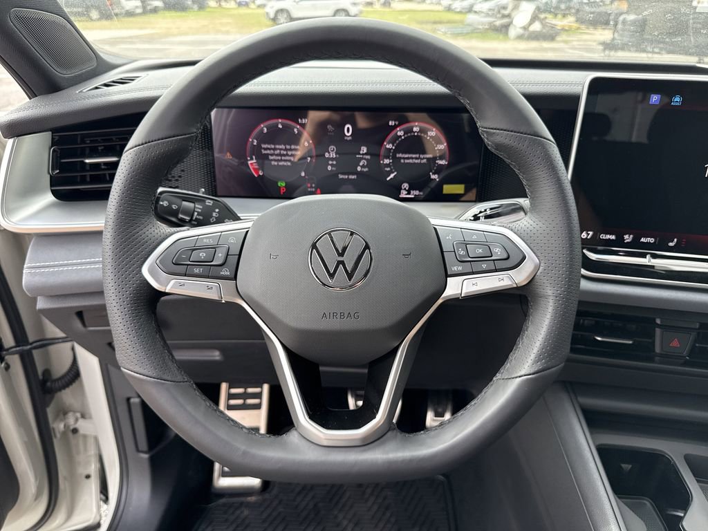 New 2026 Volkswagen Tiguan SE R-Line image 14