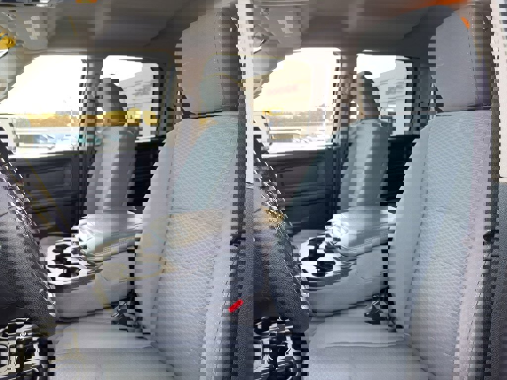 Used 2016 RAM 3500 Tradesman w/ Chrome Appearance Group image 8