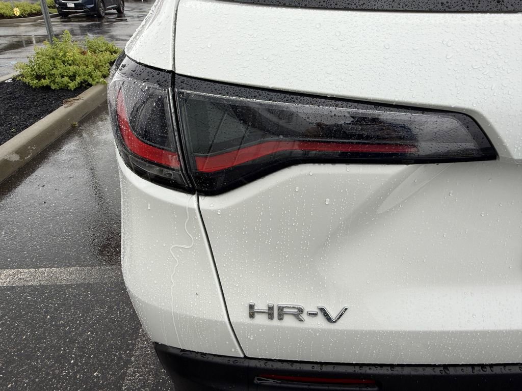 Used 2025 Honda HR-V LX image 25