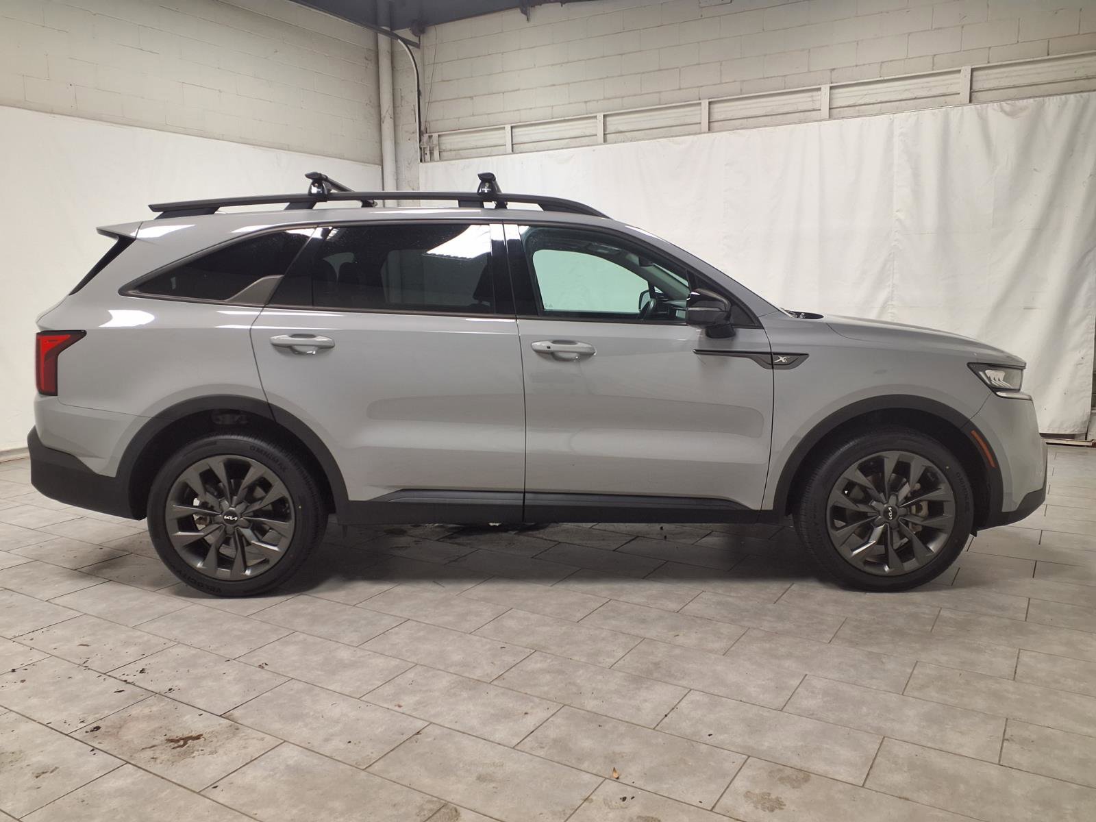 Used 2023 Kia Sorento X-Line EX image 10