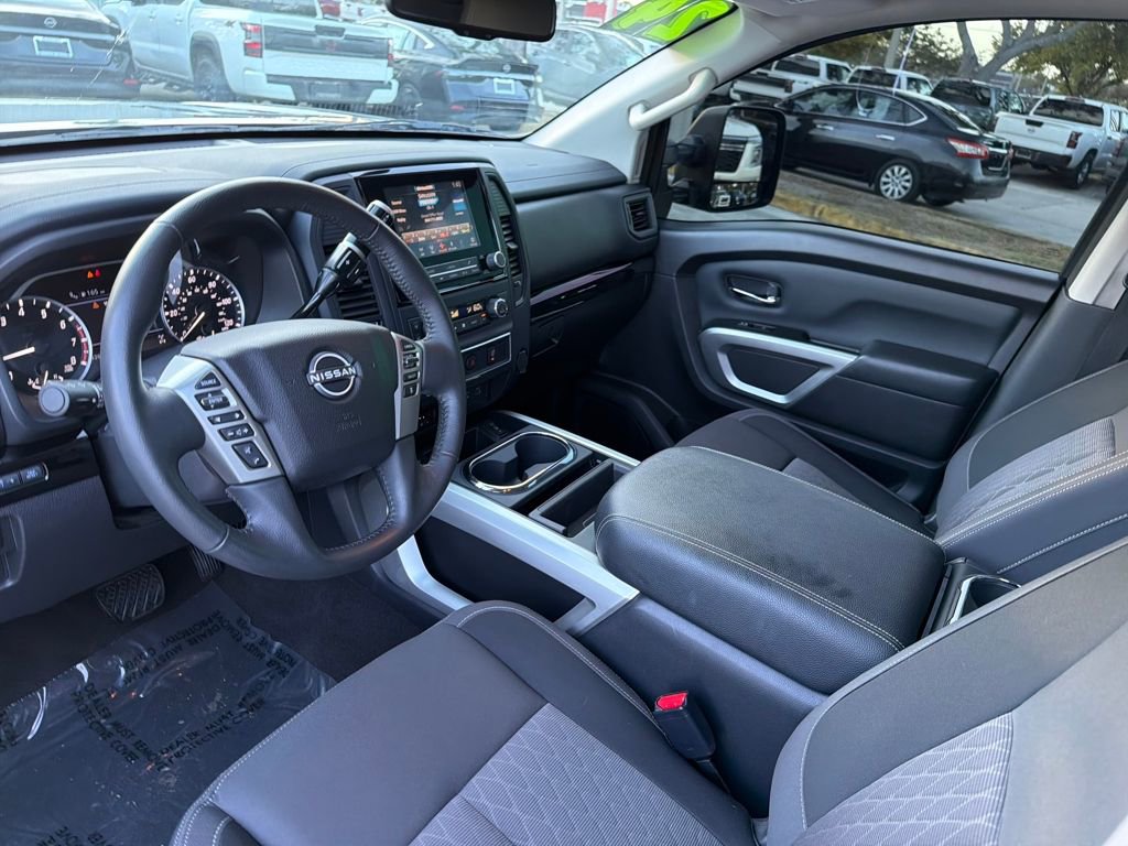 Used 2024 Nissan Titan SV w/ SV Convenience Package image 40
