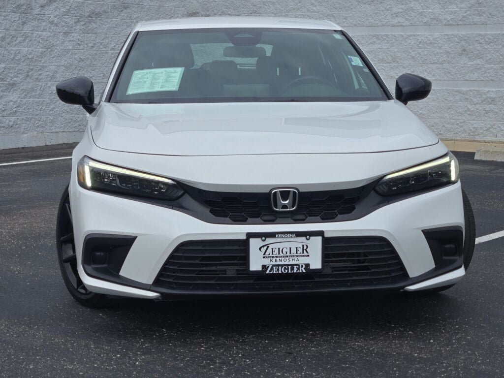 Used 2023 Honda Civic Sport image 3