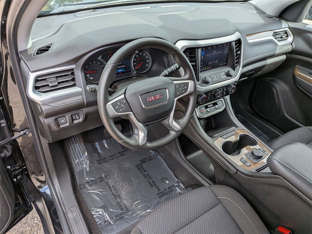 Used 2023 GMC Acadia SLE w/ Driver Convenience Package image 11