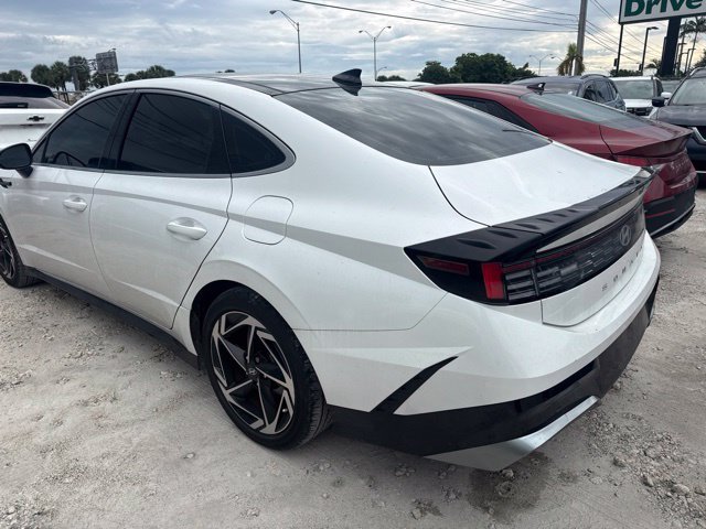 Certified 2024 Hyundai Sonata SEL w/ Convenience Package FWD image 9