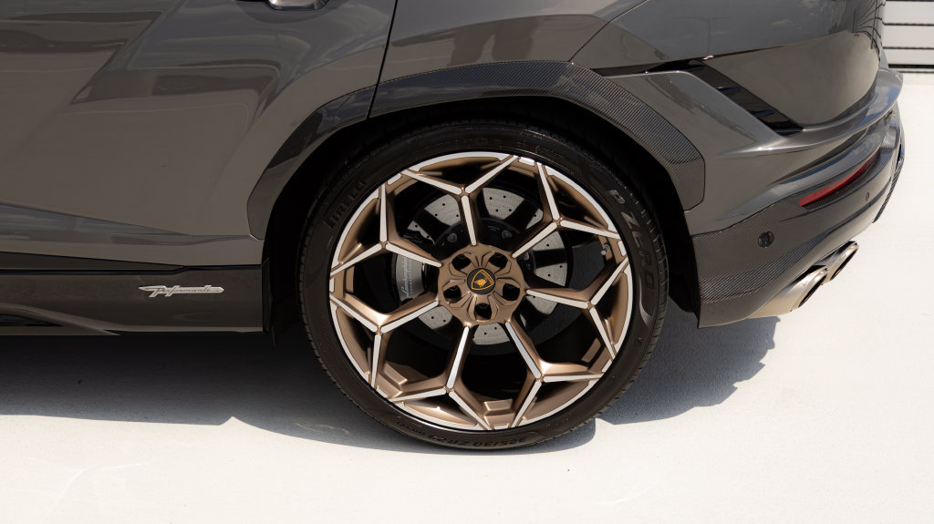 Used 2023 Lamborghini Urus Performante AWD/4WD image 22