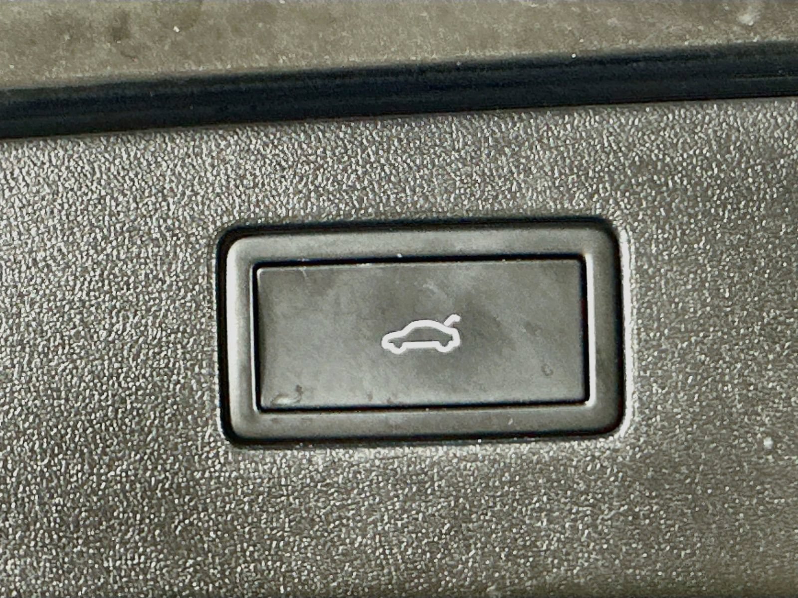 Certified 2025 Volkswagen Tiguan SE AWD/4WD image 37