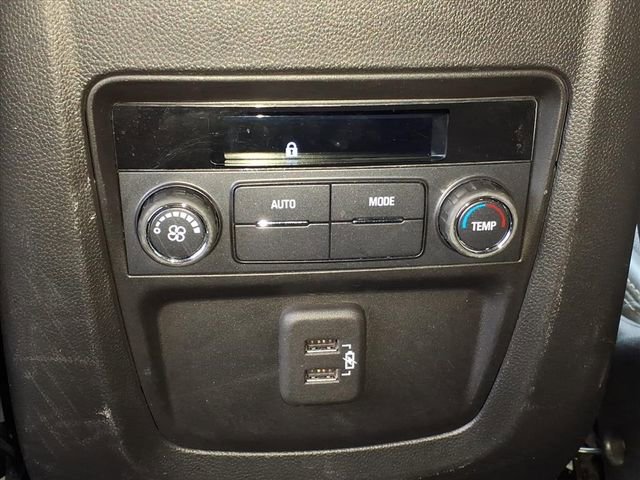 Used 2023 Buick Enclave Essence image 17