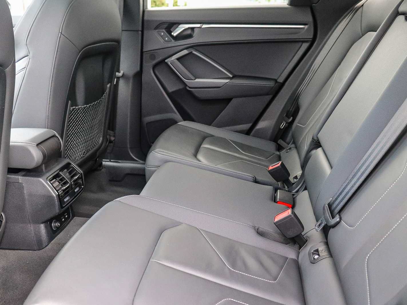 Used 2024 Audi Q3 2.0T Premium w/ Black Optic Sport Package AWD/4WD image 19