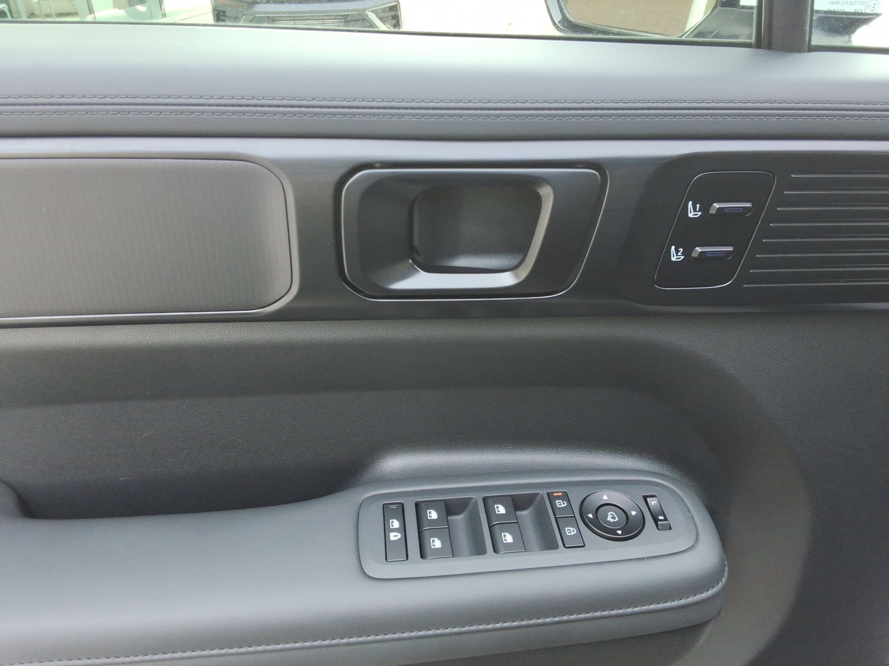 Used 2025 Hyundai Santa Fe Calligraphy AWD/4WD image 21