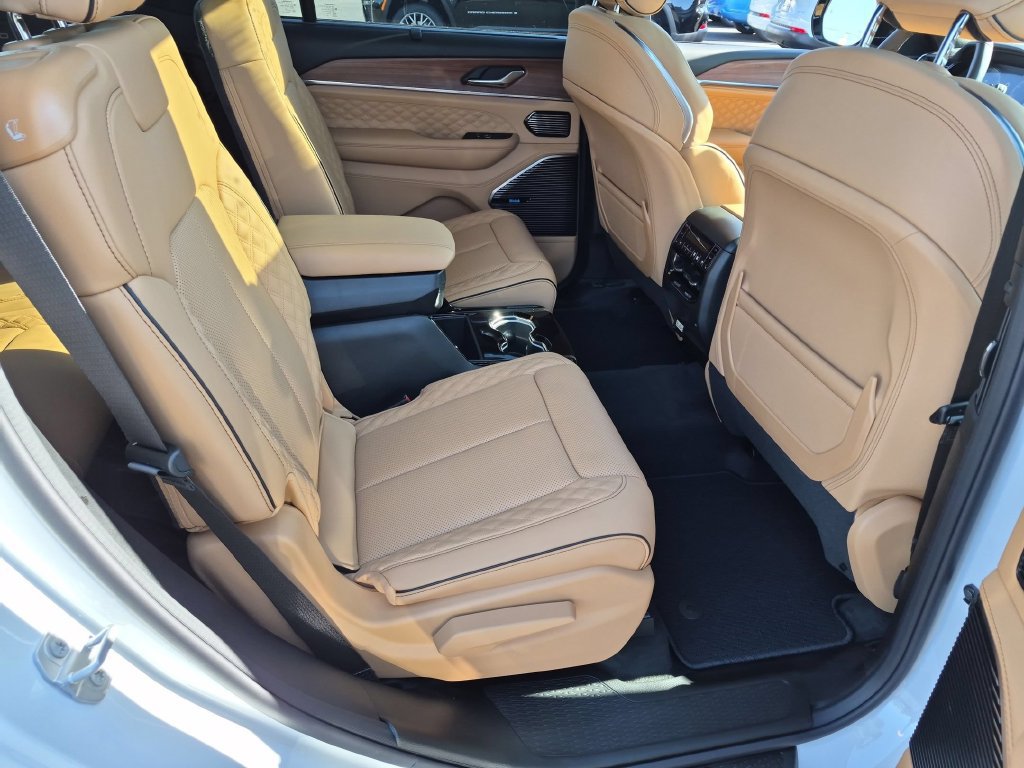 New 2027 Jeep Grand Cherokee L Summit AWD/4WD image 31