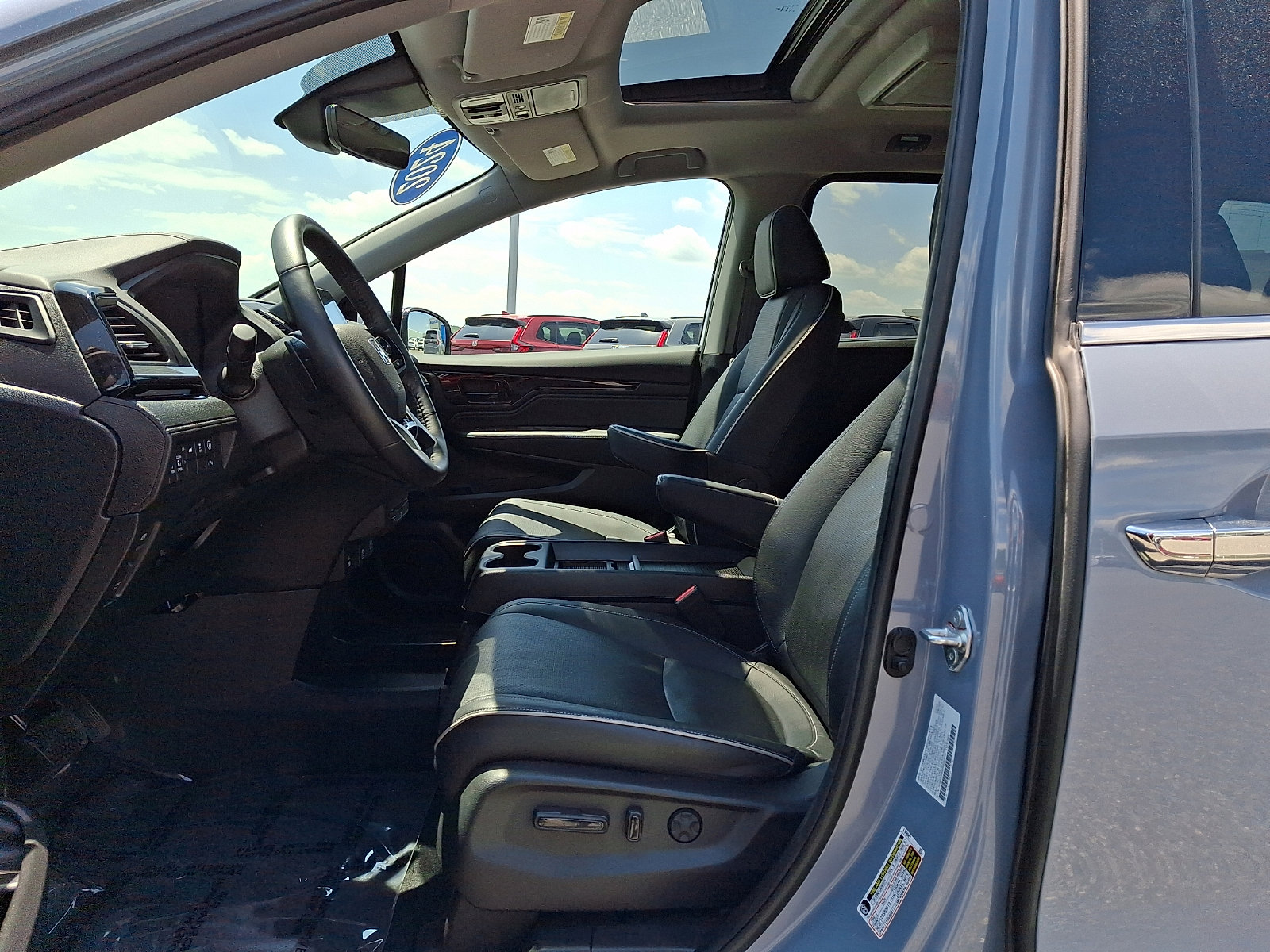 Used 2024 Honda Odyssey Elite image 14