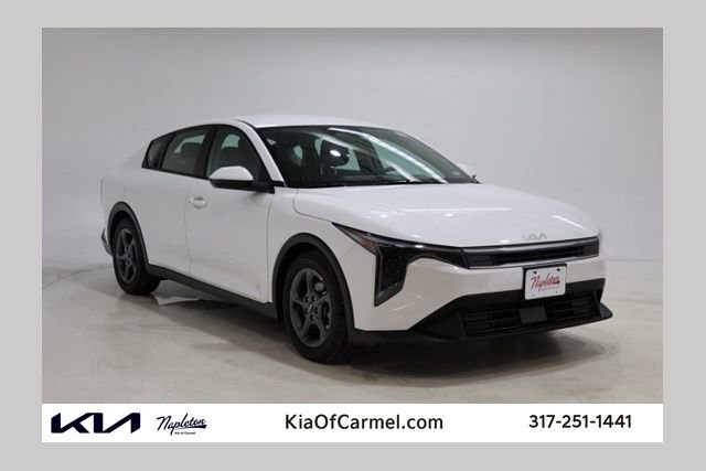 Used 2025 Kia K4 LXS image 1