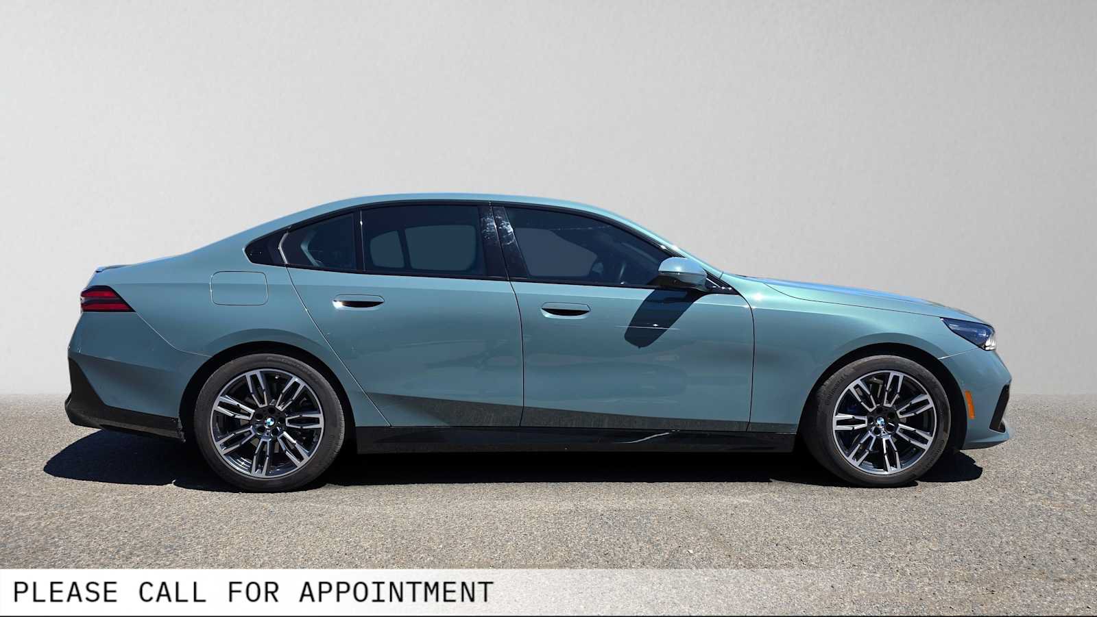 Used 2024 BMW 530i xDrive w/ M Sport Package AWD/4WD video 2