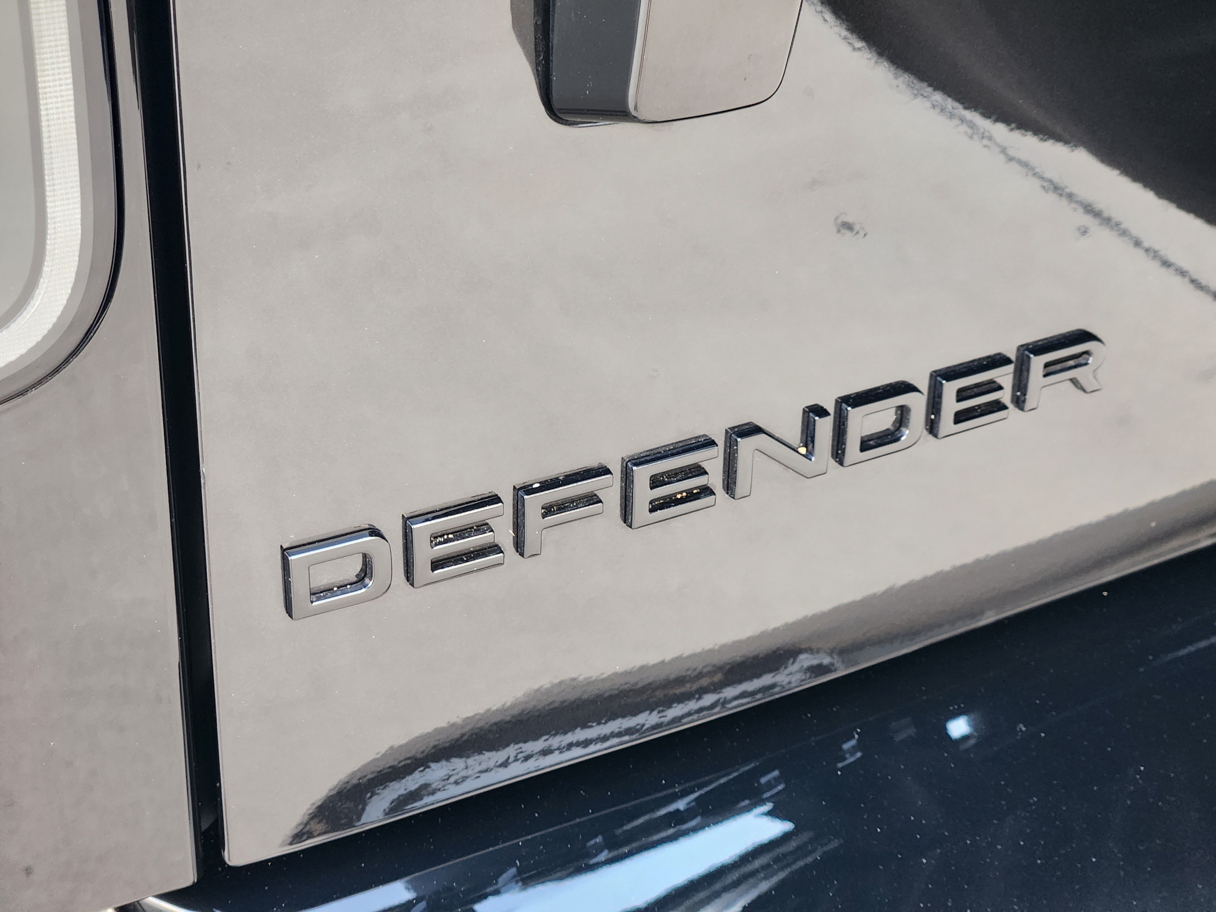 New 2026 Land Rover Defender 130 V8 AWD/4WD image 11