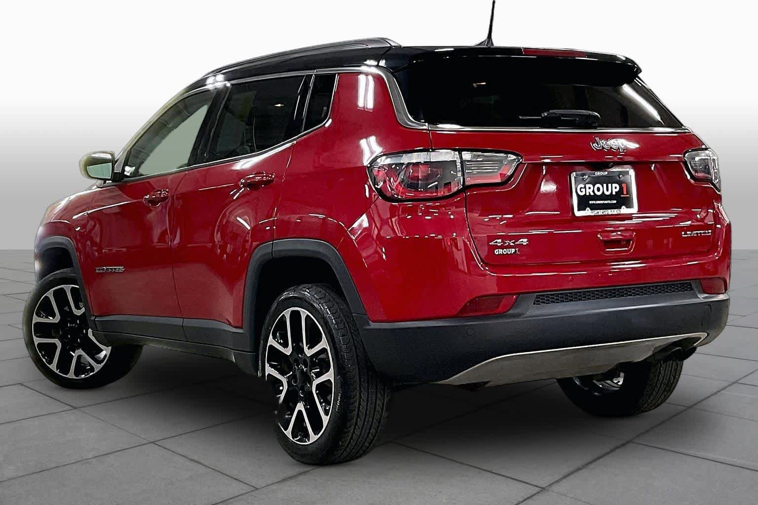 Used 2018 Jeep Compass Limited w/ Navigation Group AWD/4WD image 12