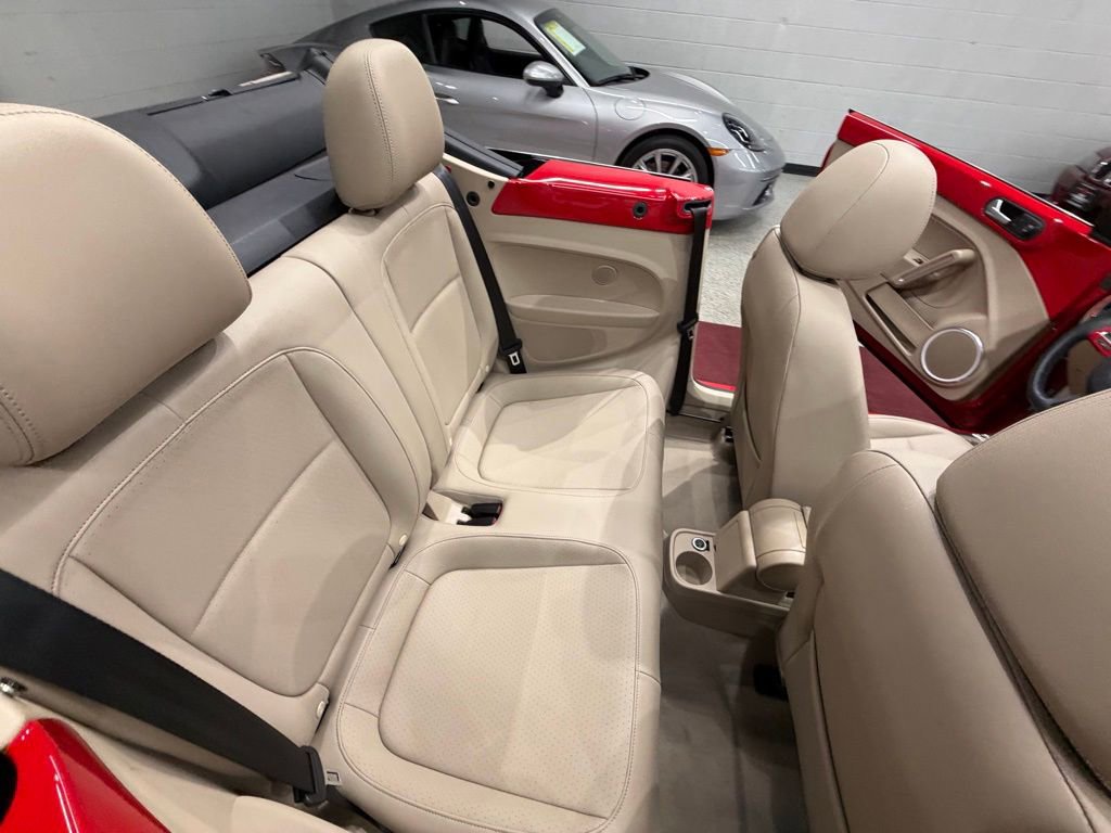 Used 2015 Volkswagen Beetle 1.8T FWD image 34