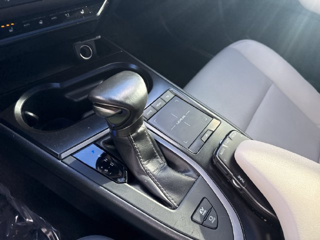 Used 2020 Lexus UX 250h w/ Premium Package AWD/4WD image 26