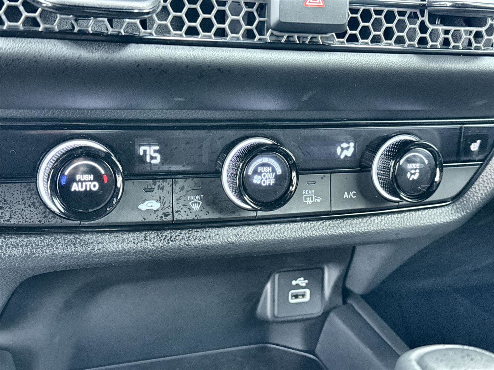 Certified 2025 Honda HR-V Sport image 26