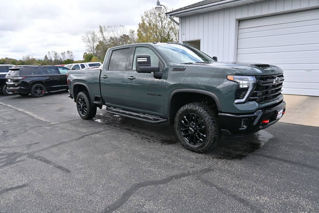 Used 2025 Chevrolet Silverado 3500 LTZ w/ LTZ Plus Package AWD/4WD image 4