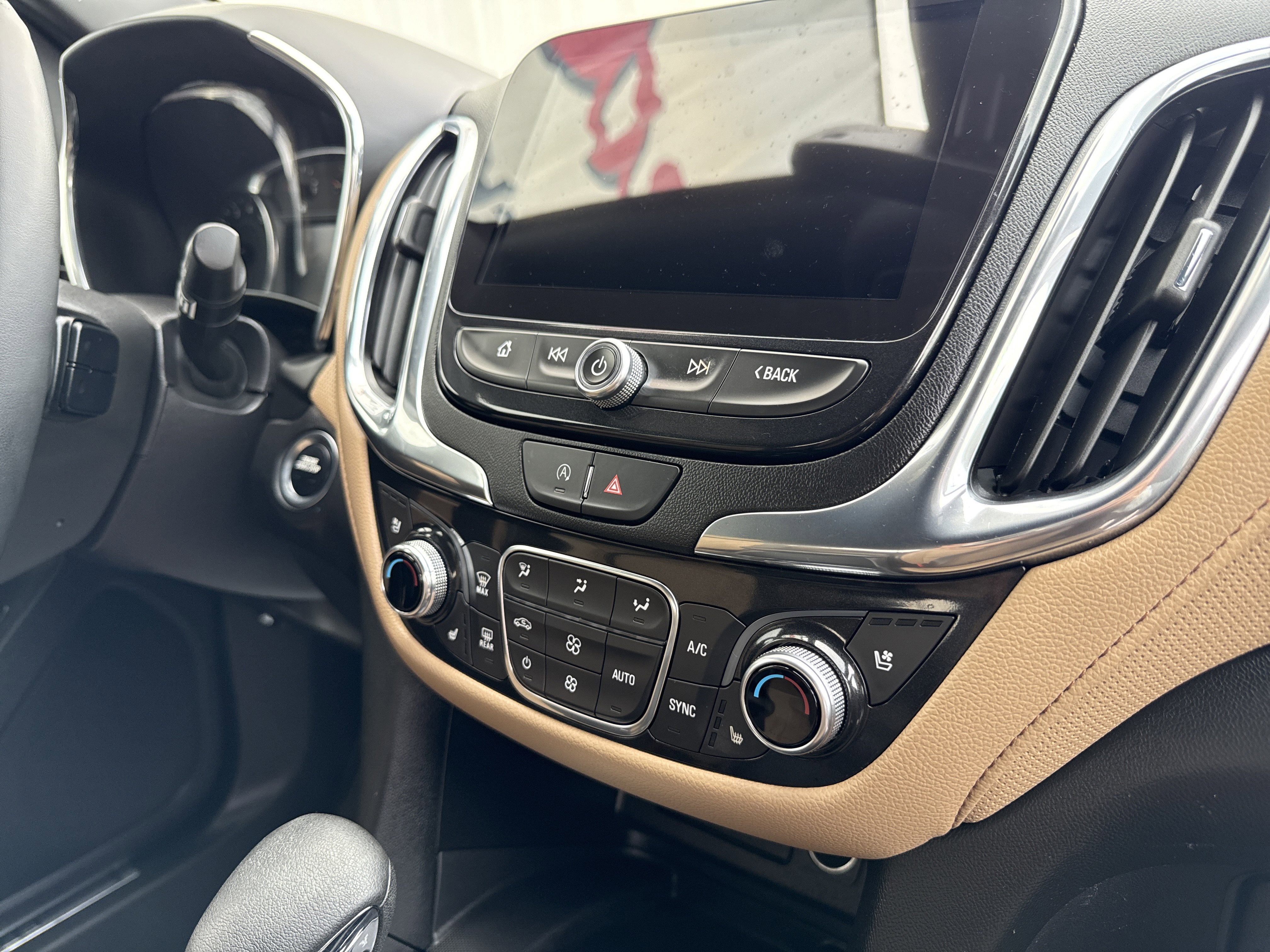 Used 2023 Chevrolet Equinox Premier image 45