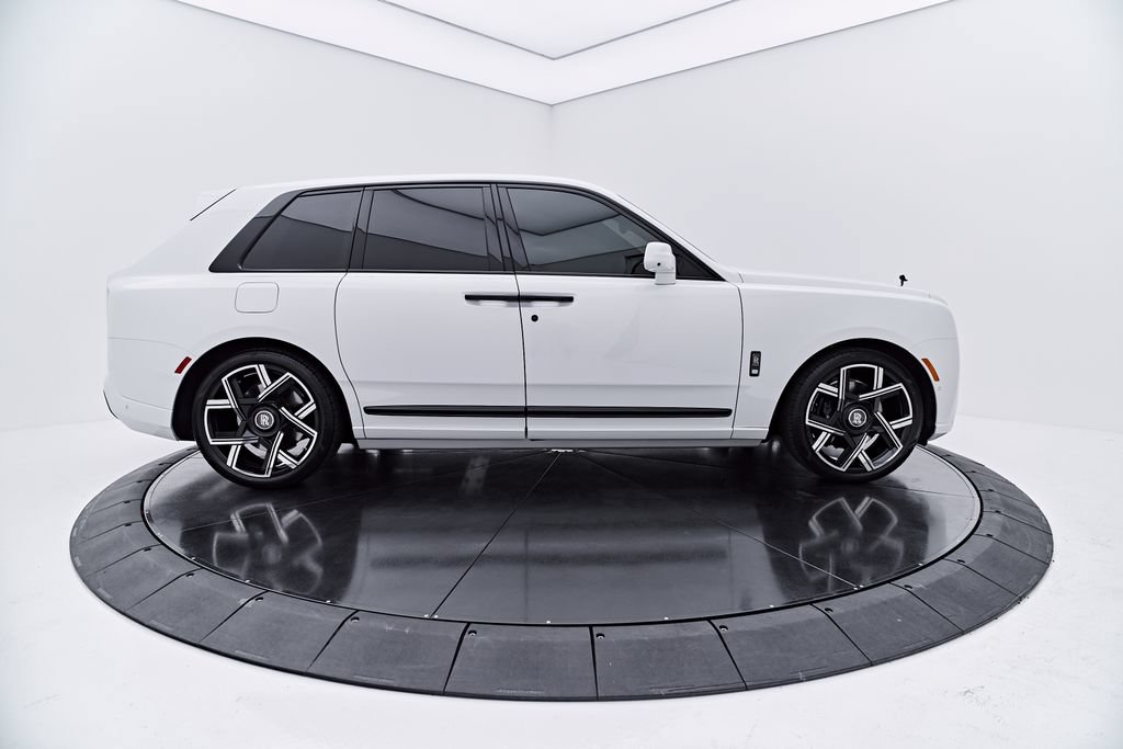 Used 2025 Rolls-Royce Cullinan Black Badge AWD/4WD image 15