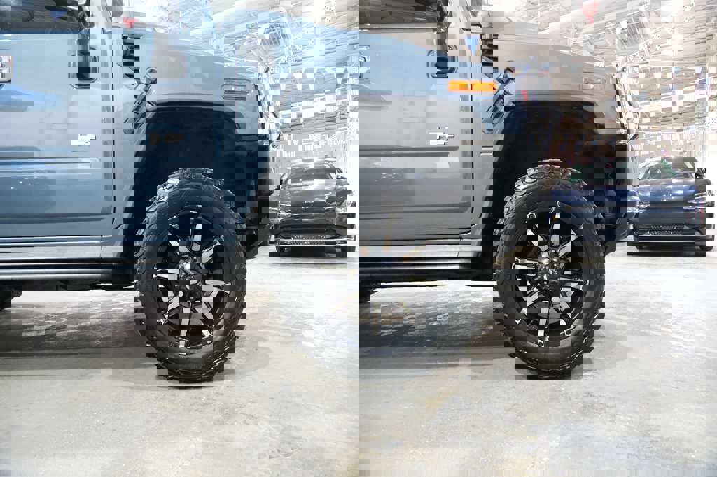 Used 2005 HUMMER H2 w/ Preferred Equipment Group image 13