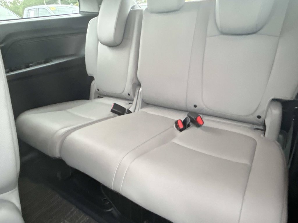 Used 2024 Honda Odyssey EX-L image 12