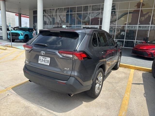 Used 2021 Toyota RAV4 XLE Premium FWD image 8
