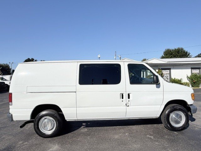 Used 2006 Ford E-250 and Econoline 250 RWD image 4