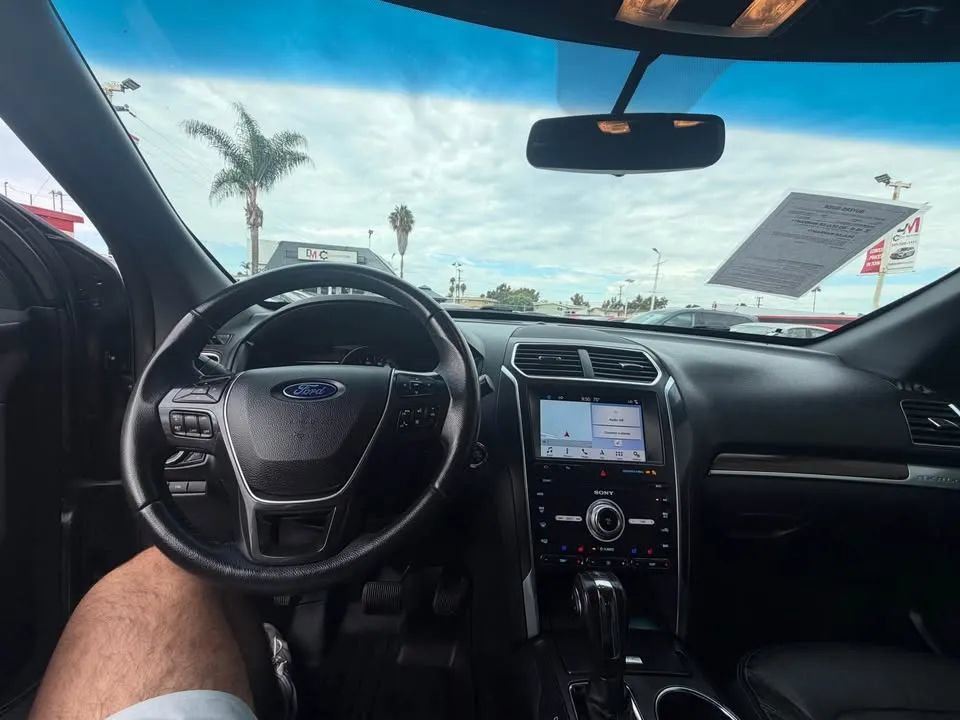 Used 2019 Ford Explorer Limited w/ Class III Trailer Tow Package FWD image 9