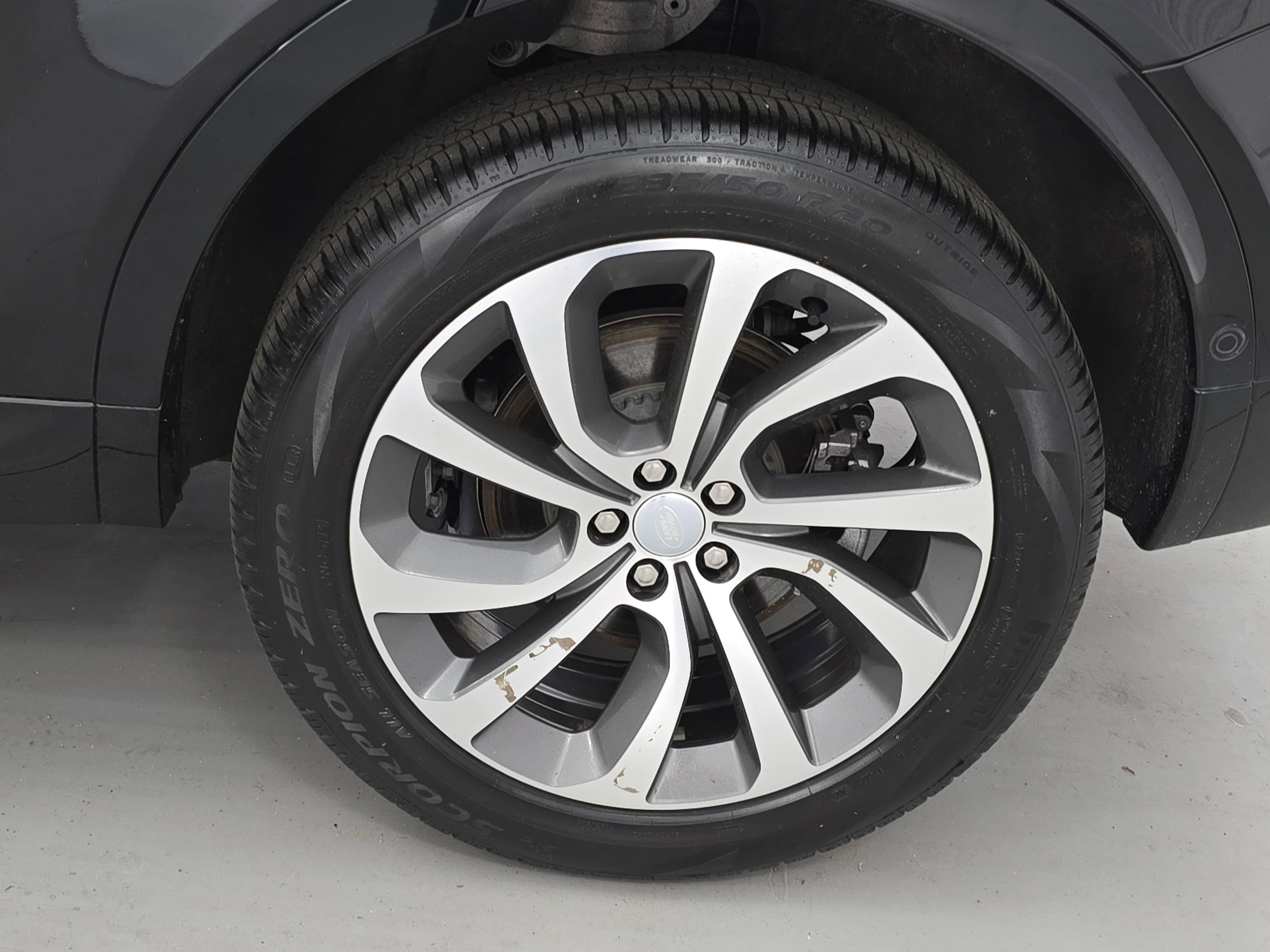 Certified 2024 Land Rover Discovery Sport S image 34
