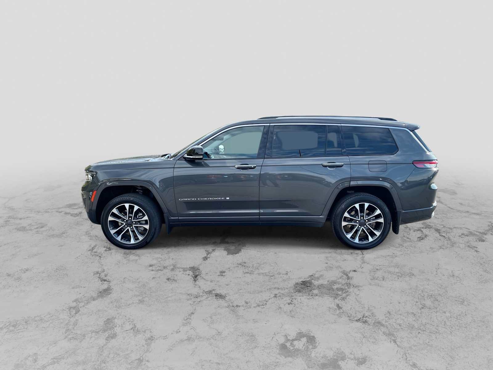 Used 2021 Jeep Grand Cherokee L Overland w/ Luxury Tech Group IV AWD/4WD image 5