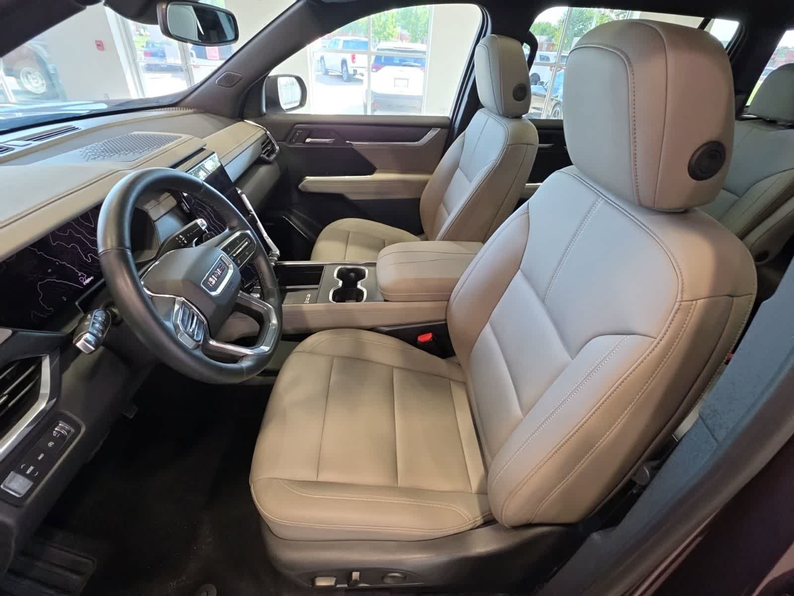 Used 2024 GMC Acadia Elevation AWD/4WD image 22