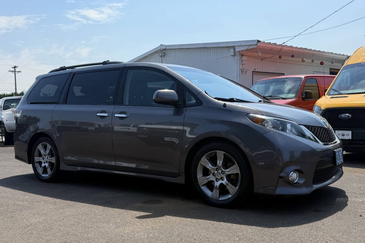 Used 2013 Toyota Sienna SE