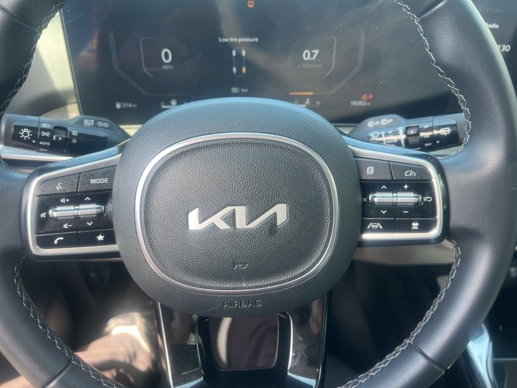 Certified 2025 Kia Sorento SX AWD/4WD image 63