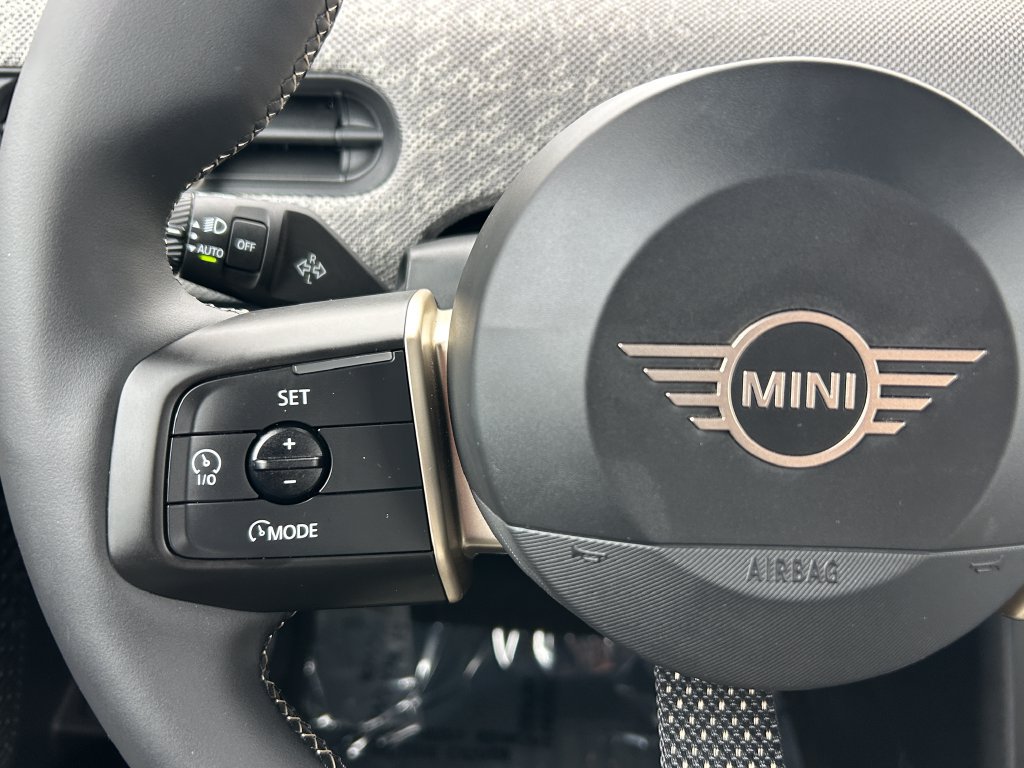 Used 2025 MINI Cooper S FWD image 18