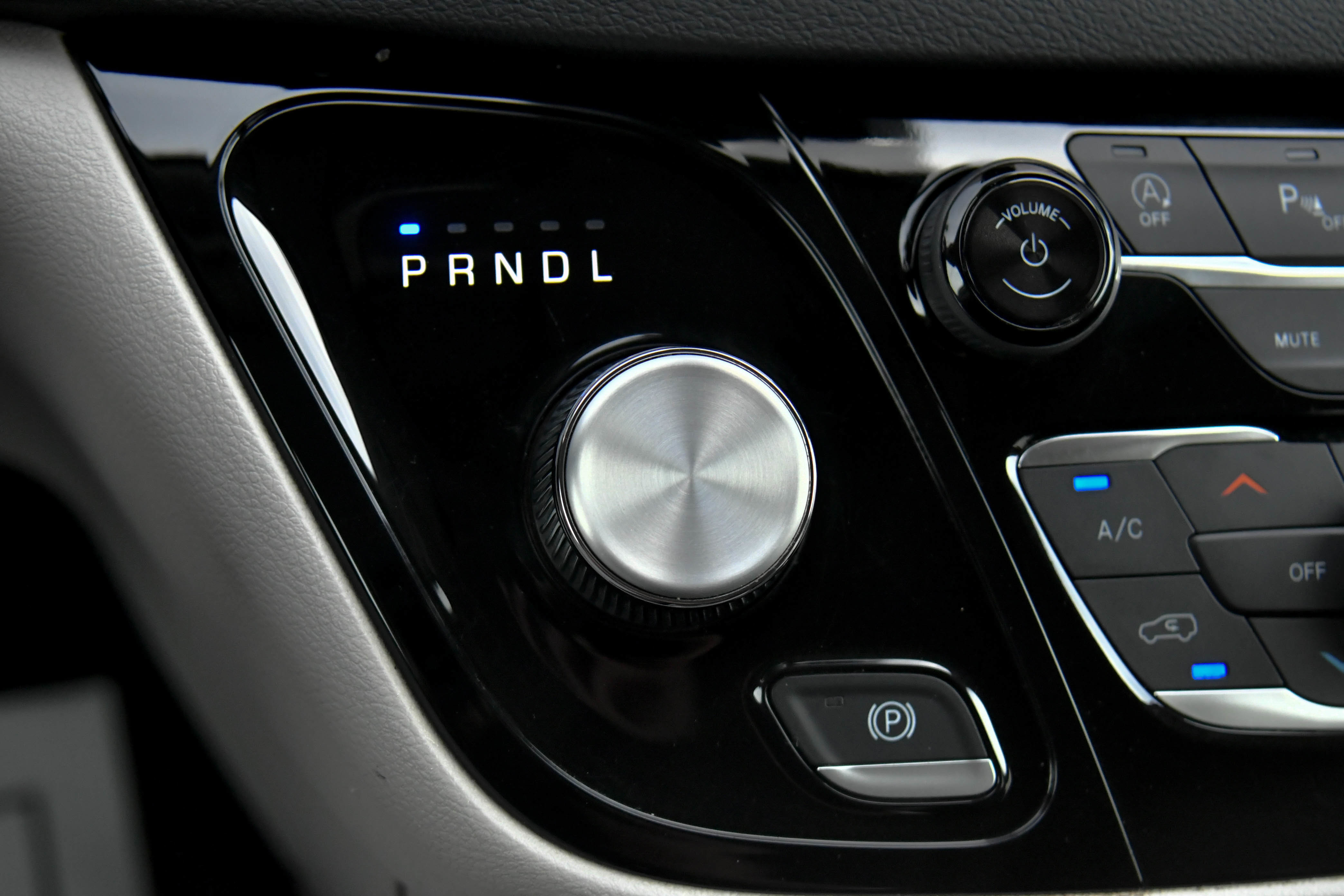 Used 2023 Chrysler Pacifica Touring-L image 29