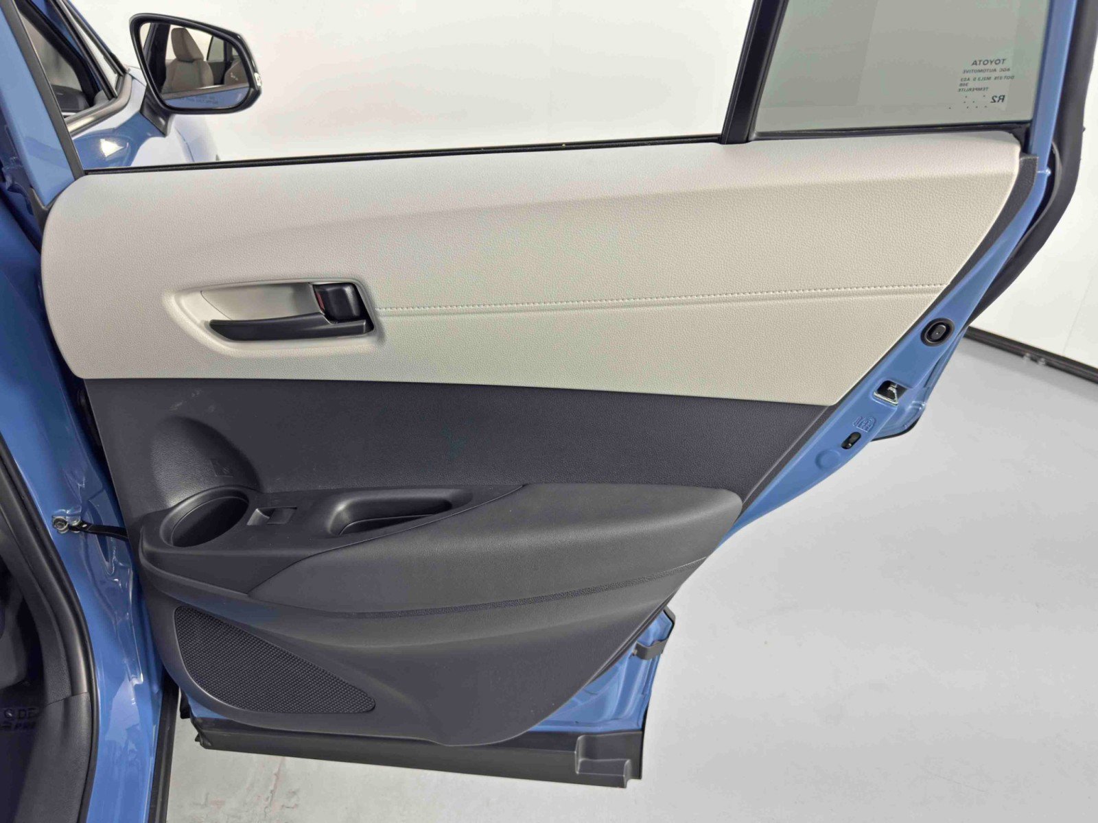 Used 2026 Toyota Corolla Cross LE image 40