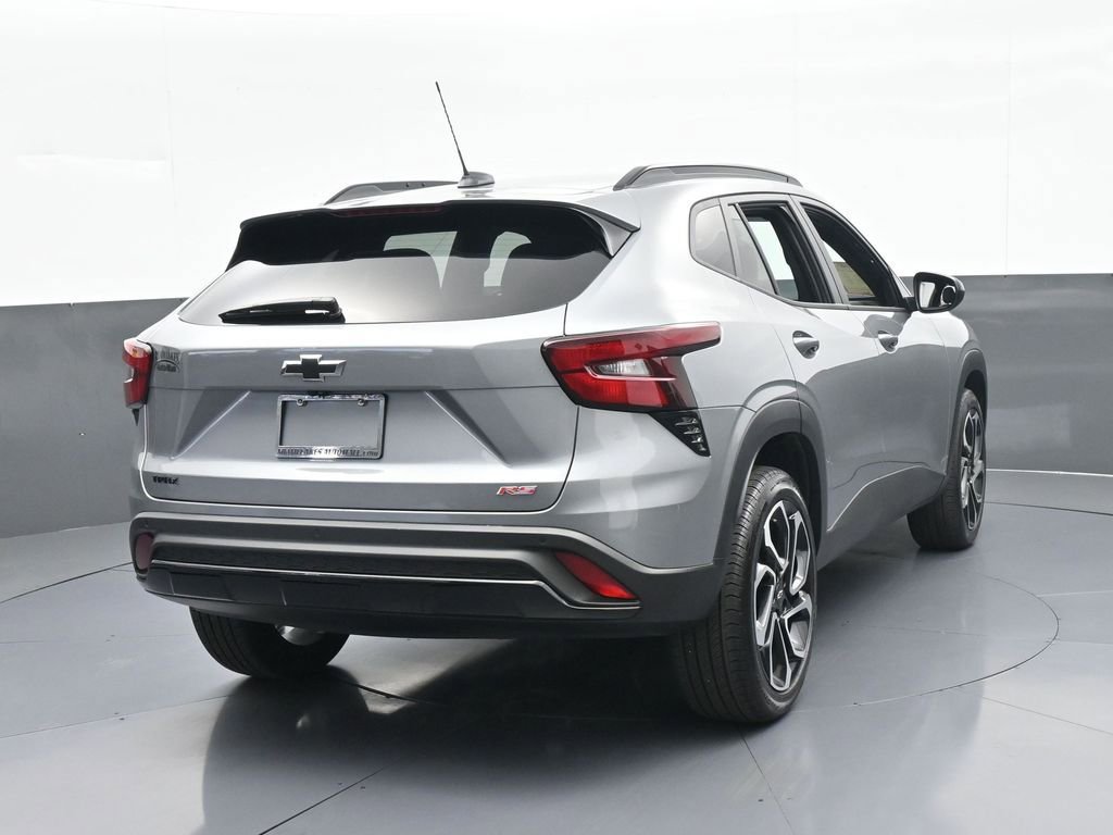 Used 2025 Chevrolet Trax RS w/ Driver Confidence Package image 5