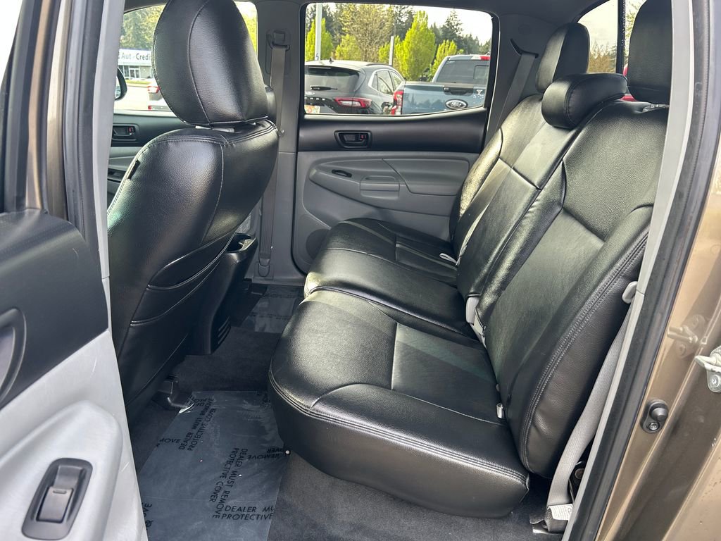 Used 2015 Toyota Tacoma 4x4 Double Cab w/ SR5 Package image 8