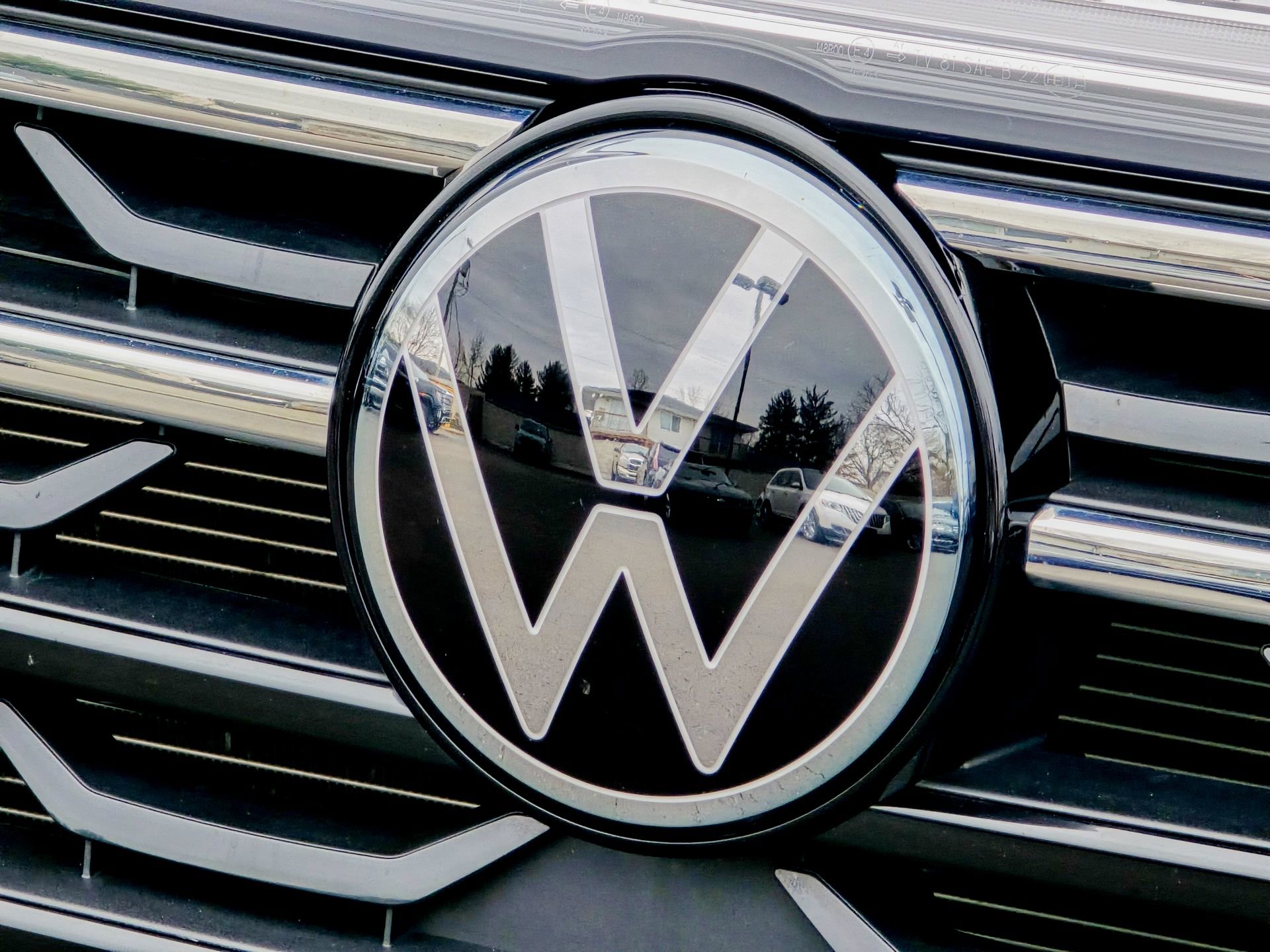 Used 2024 Volkswagen Atlas Peak Edition SE image 3