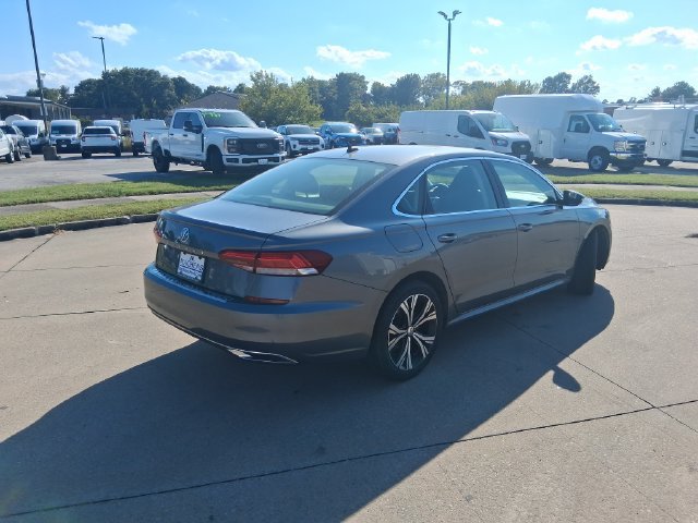 Used 2021 Volkswagen Passat 2.0T SE FWD image 7