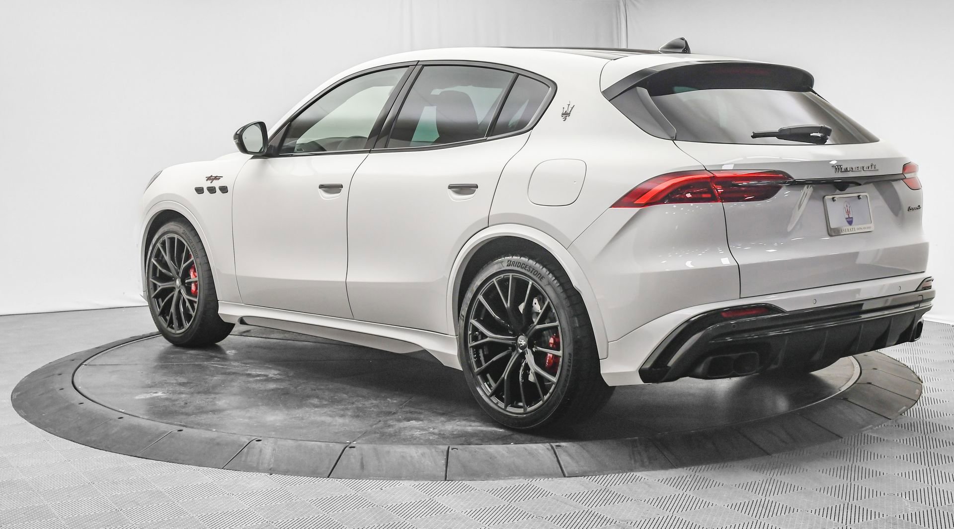 New 2025 Maserati Grecale Trofeo image 5