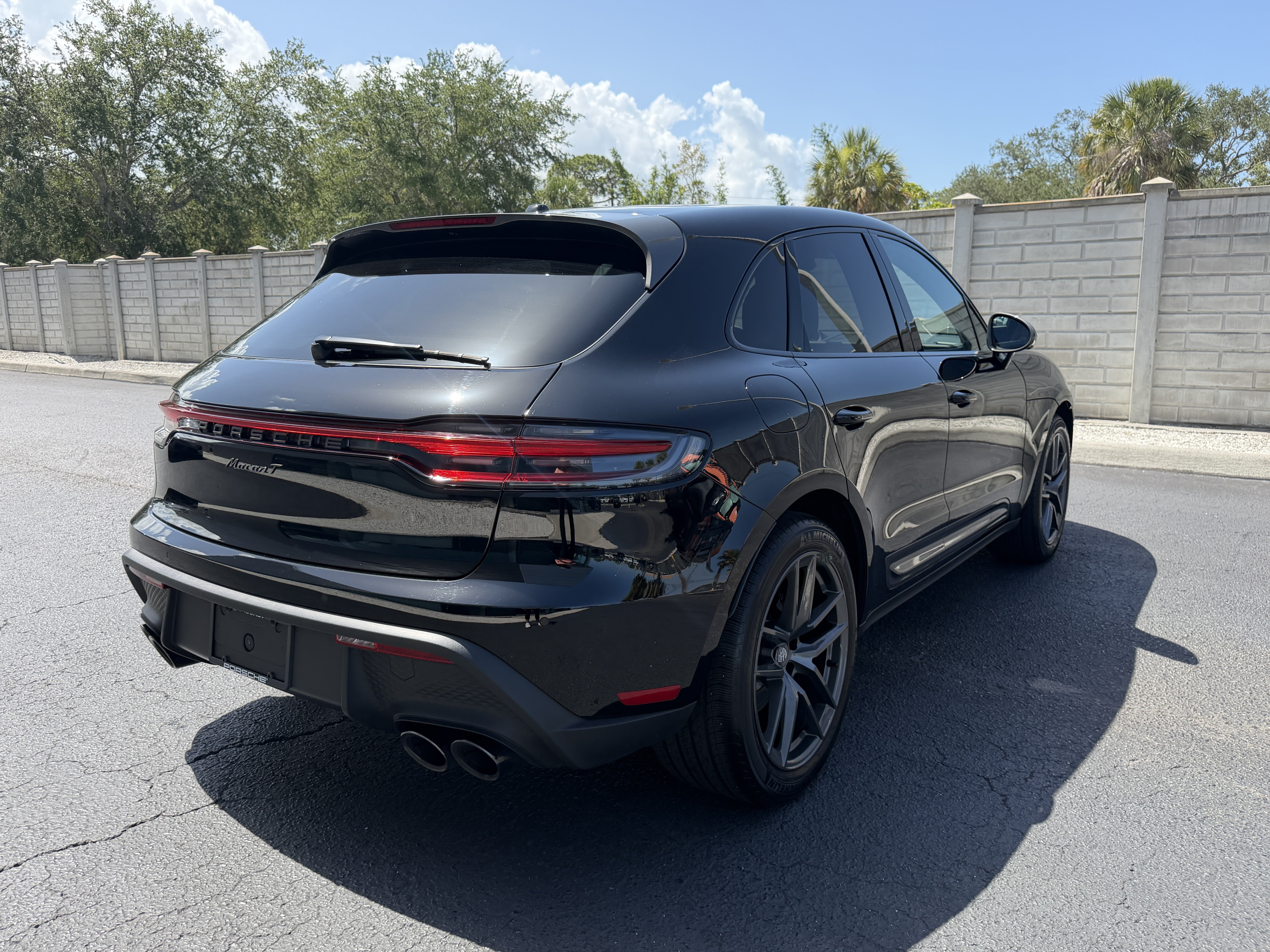 Certified 2023 Porsche Macan Turbo AWD/4WD image 6
