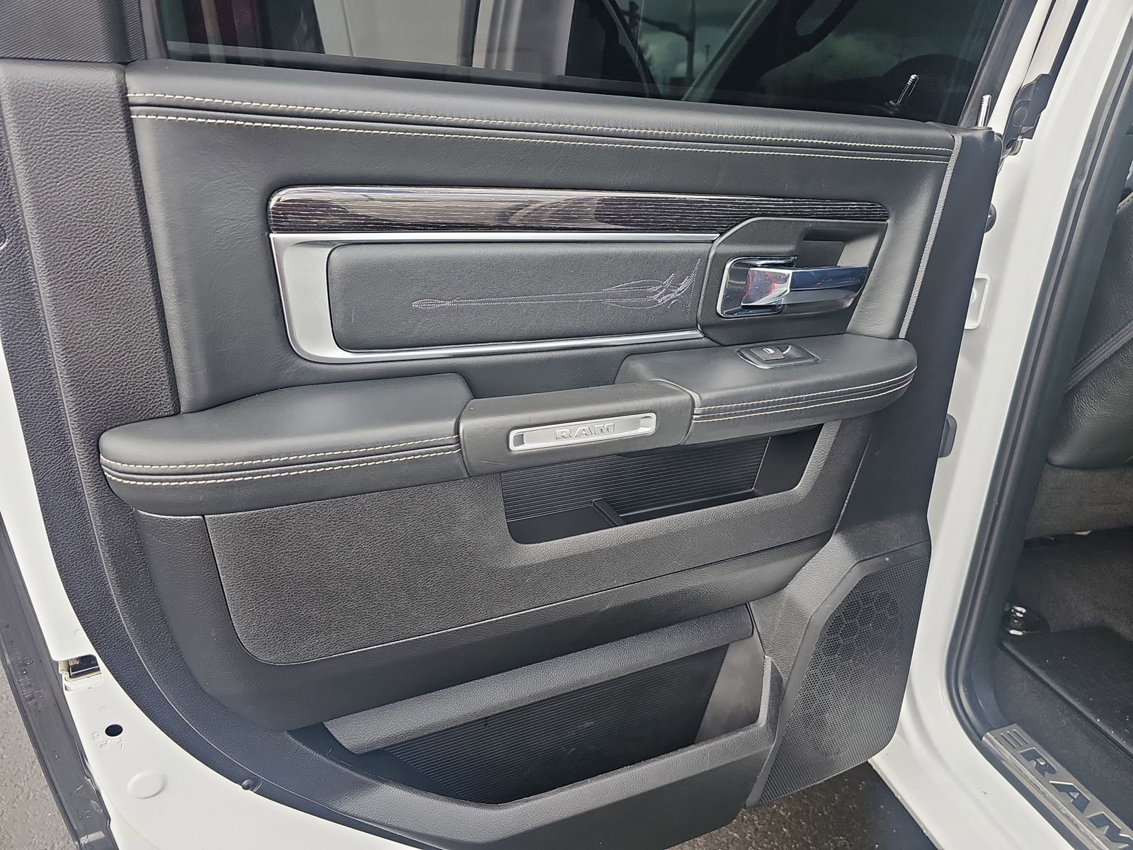 Used 2018 RAM 1500 Limited image 24