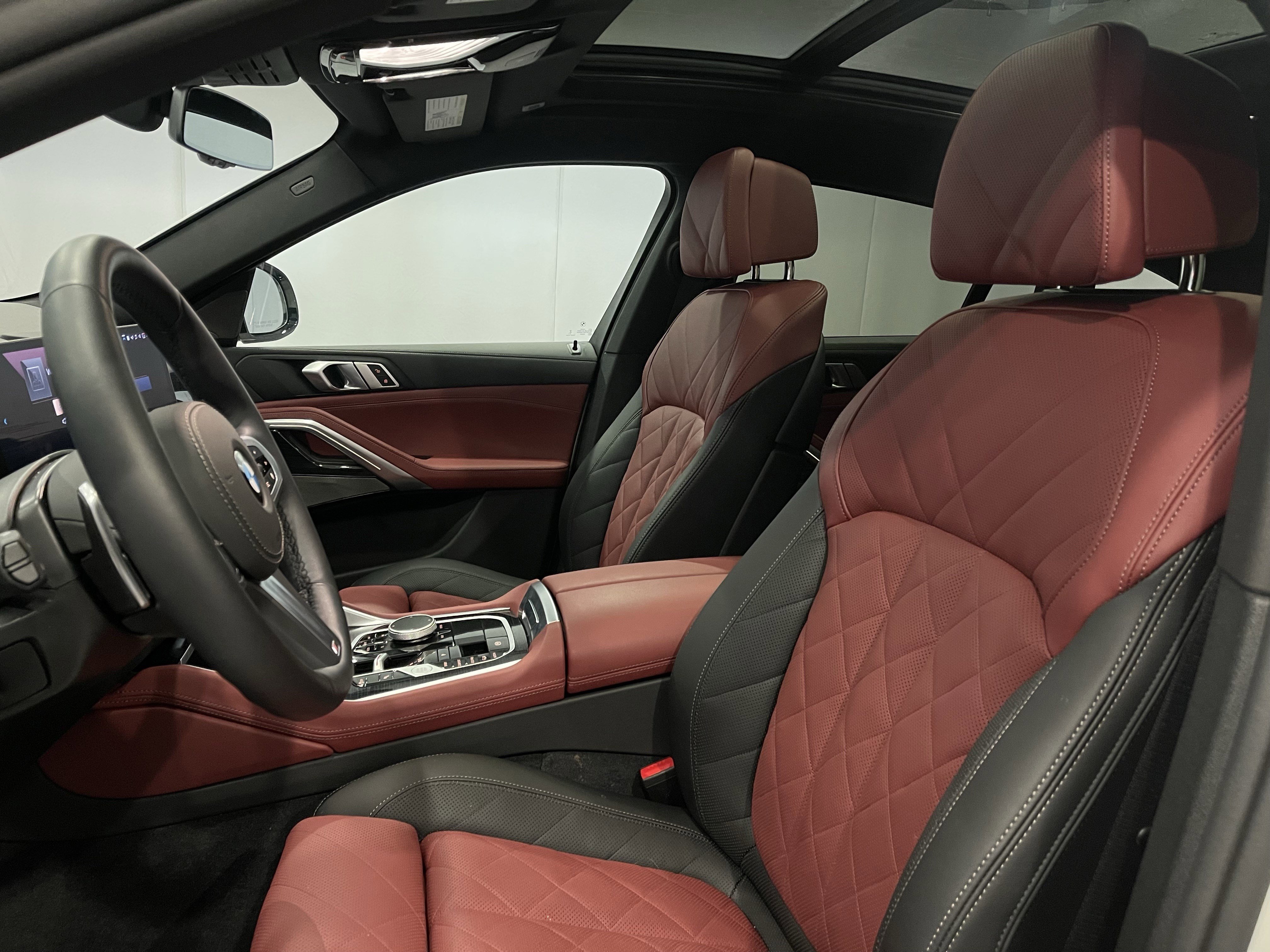 Used 2025 BMW X6 xDrive40i w/ Climate Comfort Package image 15